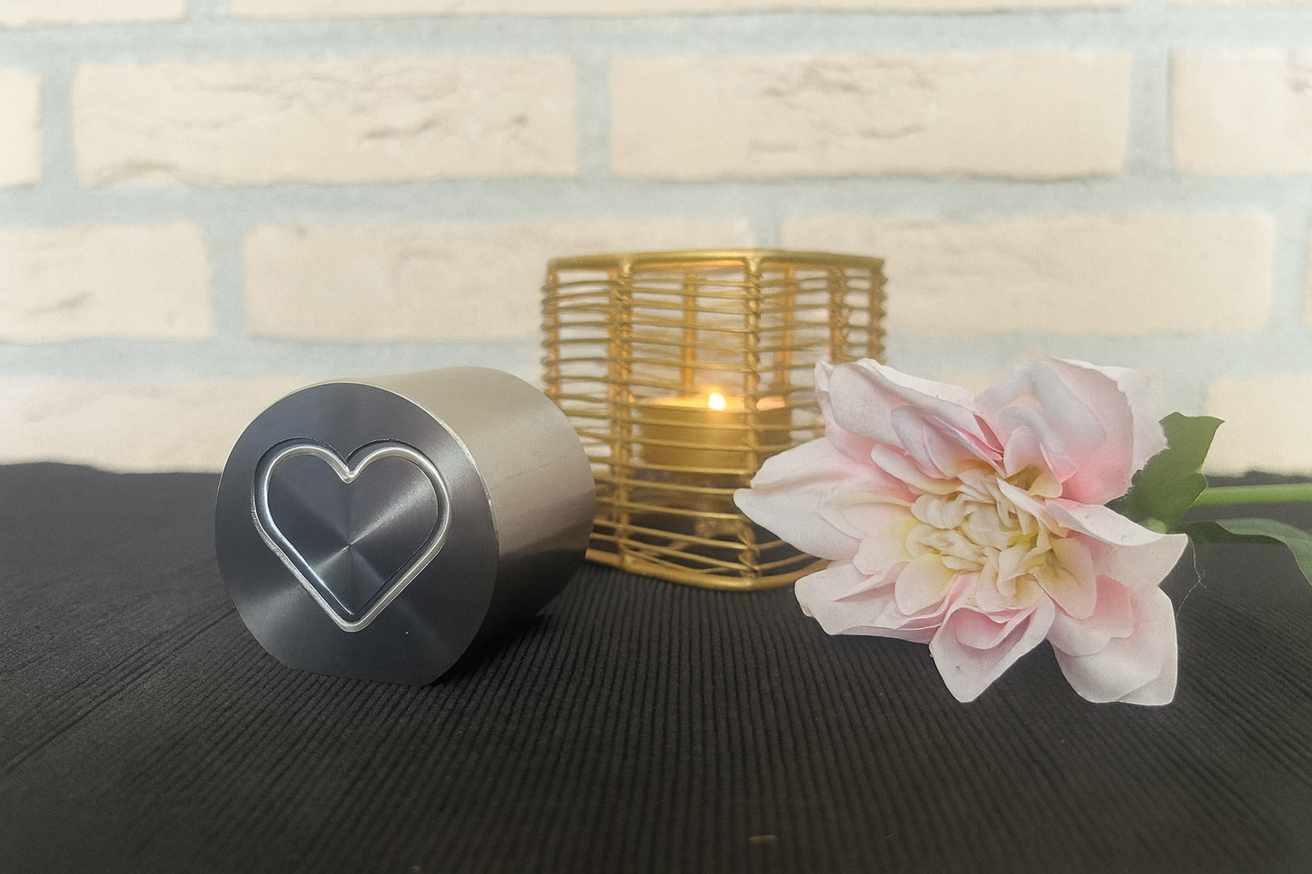 Mini urn in hartvorm - RVS gedenkurn voor as - handgemaakt roestvrij staal 60x50 mm